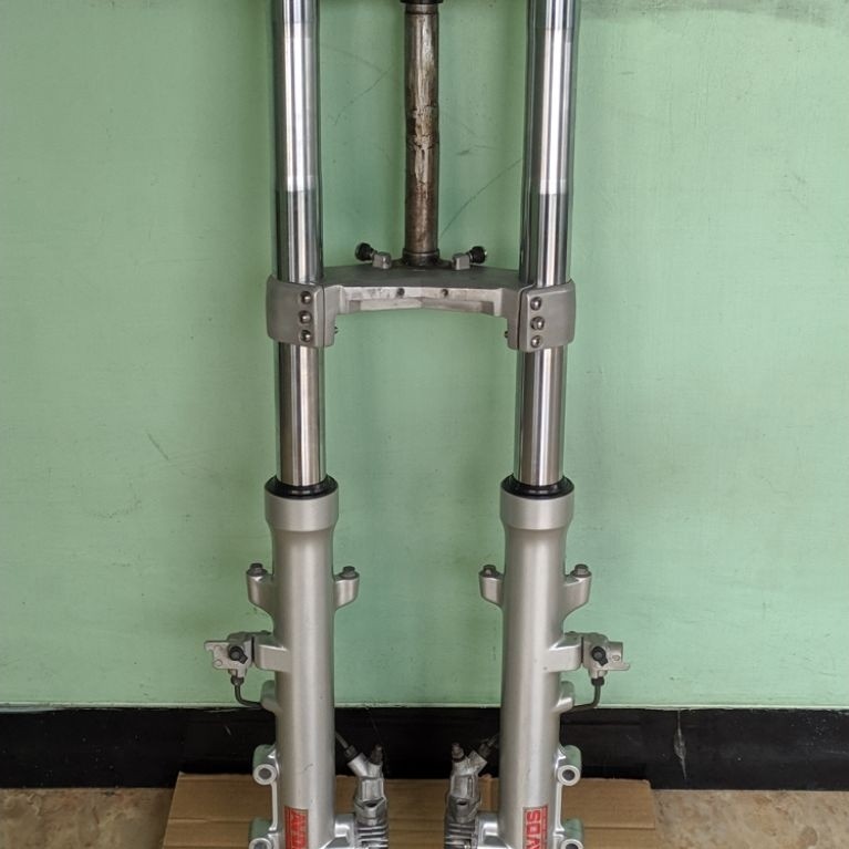 SHOCK DEPAN KAWASAKI GPZ 900 AVDS SET SEGITIGA MEGELLI ASLI RAISER SHOCK GPZ900 T MAGELLI RESER BUKA