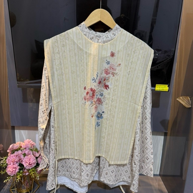 LEA BLOUSE CUP IN DESIGN