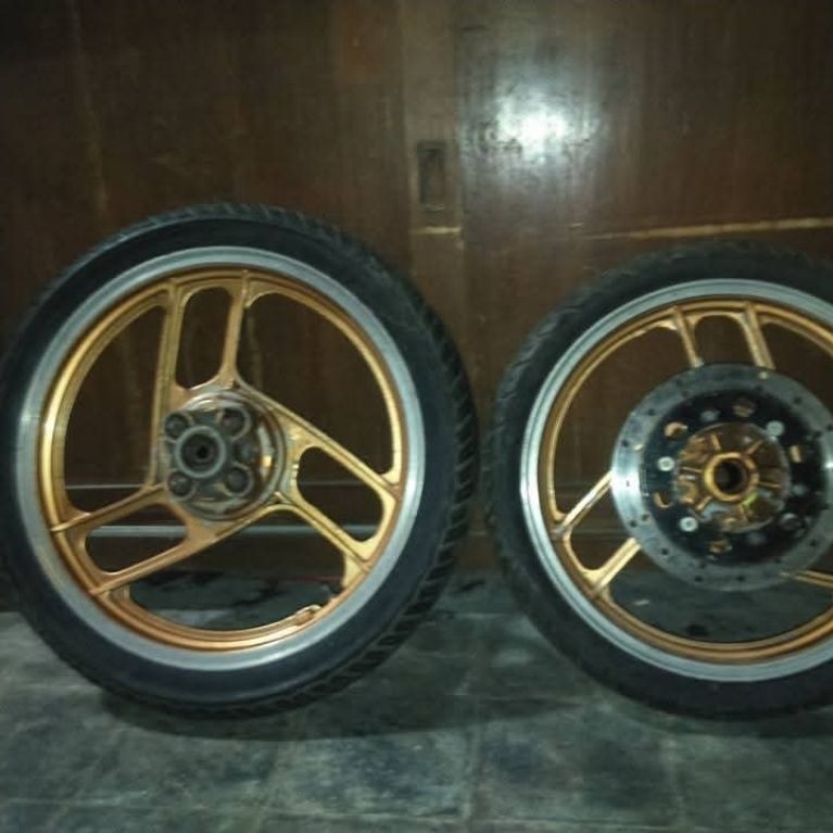 Velg Yamaha RD125 LC YPVS Ring 16 18 Original Lepasan Unit Used Kondisi Baik
