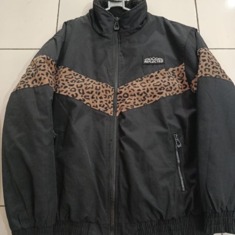 jaket WB bershka