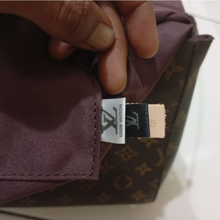 Tas Tote Monogram Cluny MM Louis Vuitton, Tas Bahu Wanita M42735