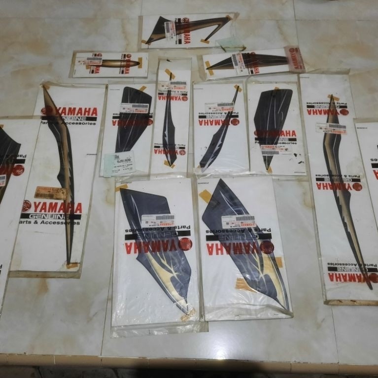 Striping Stiker Yamaha Vixion Old 2010 Hitam Original YGP