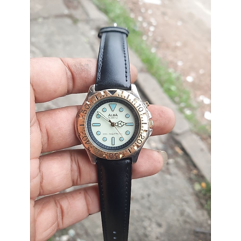Jam tangan pria original model diver bezel putar mulus