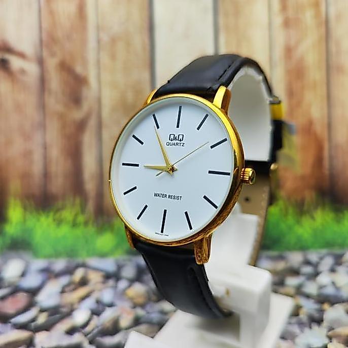 Q&Q Analog Jam Tangan Pria Strap Kulit Q854J101Y Original