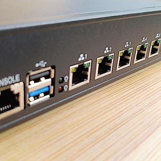 Mikrotik X86 4 Core Thread 2.9 Ghz Industrial Mini Router Pc 4 6 Ether 2.5G Gigabit Level 6 Ros