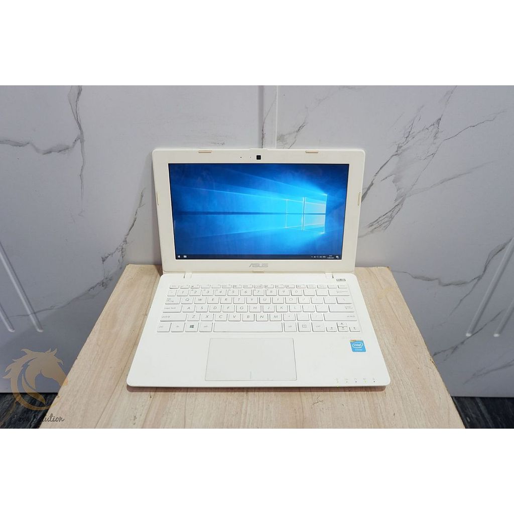 Asus X200MA Intel Celeron N2840 Ram 2Gb Ssd 128Gb