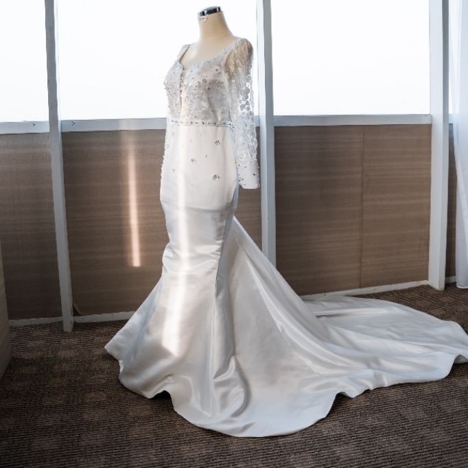 (baca deskripsi) PRELOVED PRIBADI MERMAID WEDDING GOWN SATIN by IMELDA NATALIA
