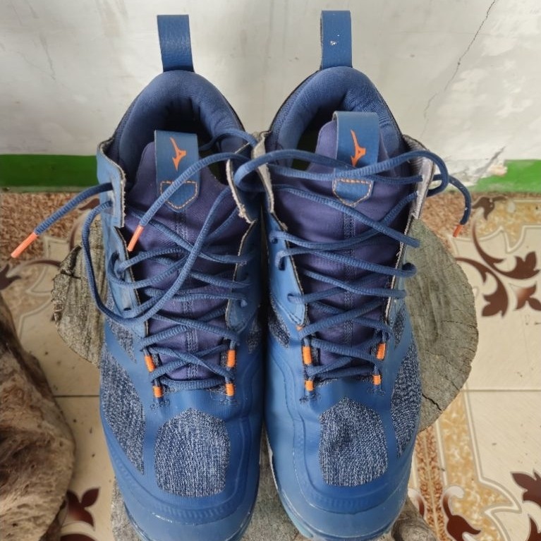 Sepatu Voli Mizuno Momentum 2 Mid - Blue Navy Second Original ( Like New )