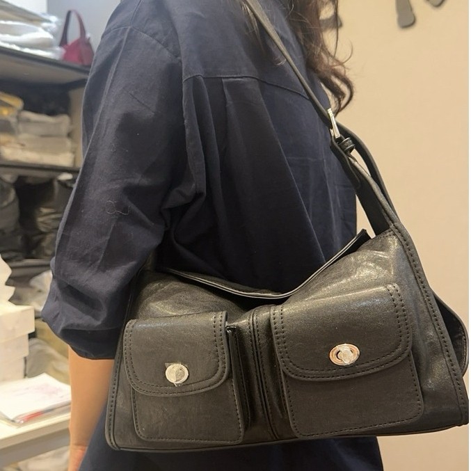Royal cuir bag / sling bag