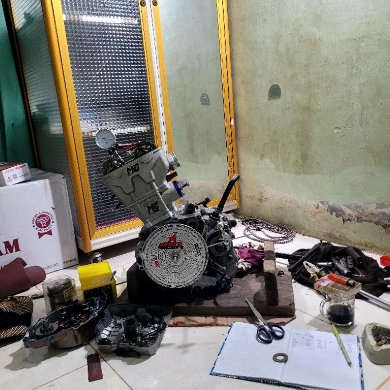 mesin cbr geludung