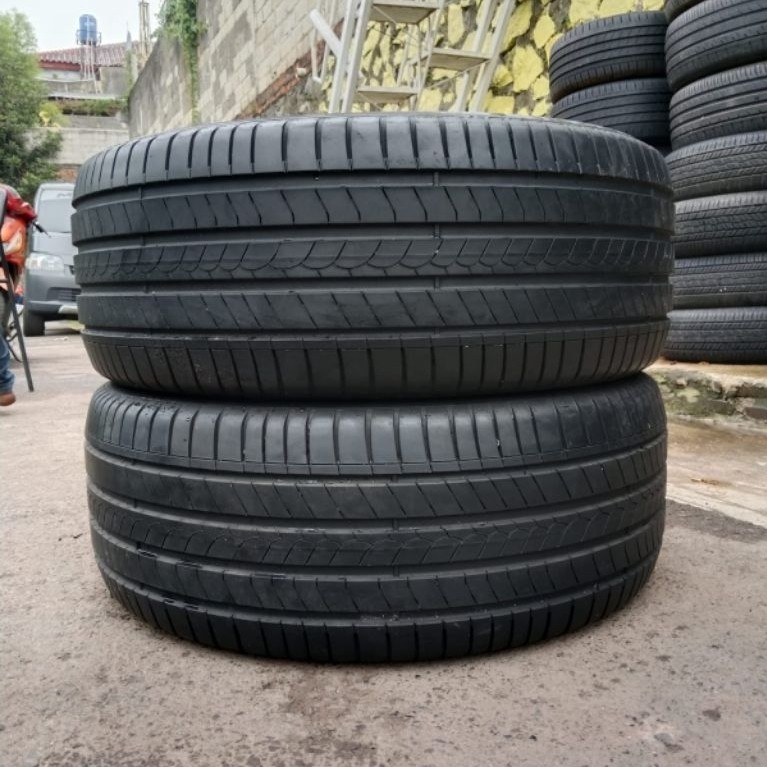 Ban Pirelli Cinturato Rosso 245/50 R18