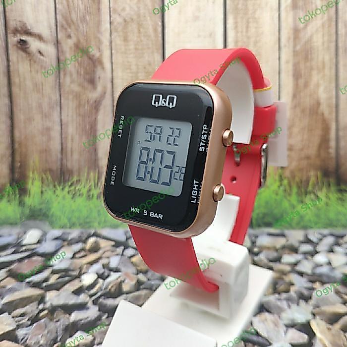Jam Tangan Wanita Anak Q&Q QnQ Digital Strap Karet M207J002Y Original