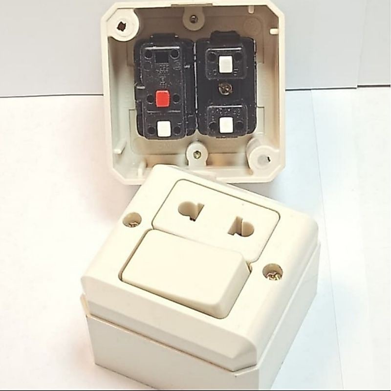 BROCO OB SAKLAR ENGKEL + STOP KONTAK SEGI CREAM TEMPEL KAYU - 15211