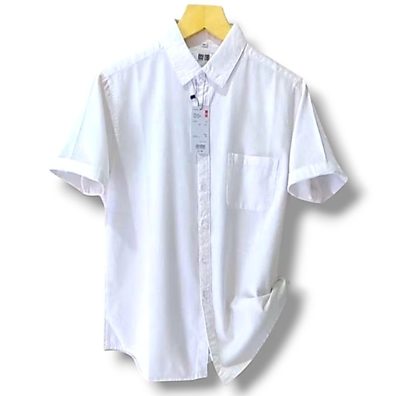 UNIQLO Kemeja Lengan Pendek Putih polos kerah pria casual slim fit3