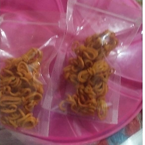 mie kering pedas daun jeruk