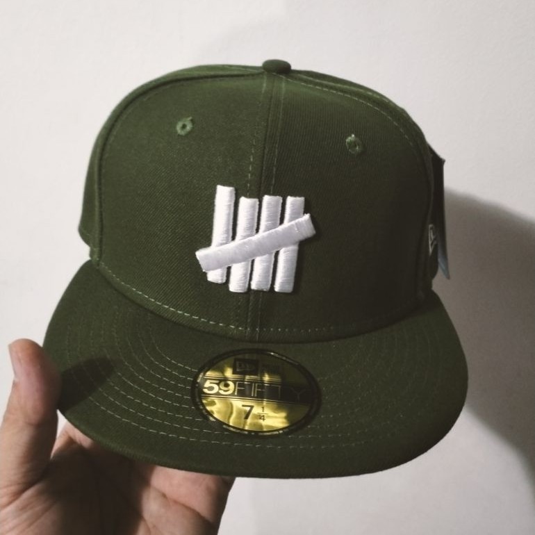 Topi New Era 59FIFTY X Undefeated - Hijau Army/Zaitun - Ukuran 7 ¼ - Original