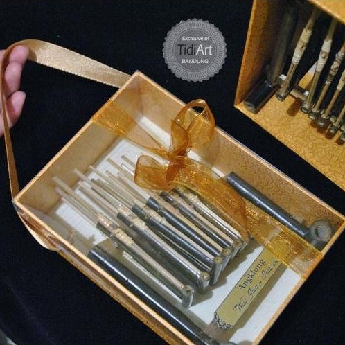TERMURAH MINIATUR ANGKLUNG BOX SOUVENIR ANGKLUNG SOUVENIR KHAS JAWA BARAT PROMO