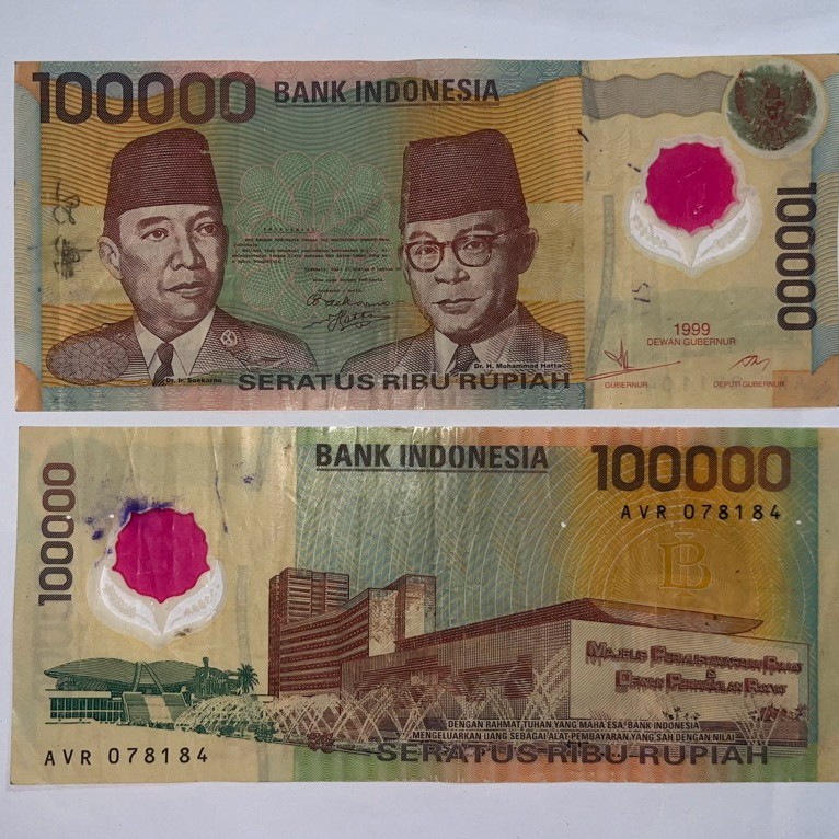 uang kuno Rp 100.000 soekarno hatta polimer tahun 1999