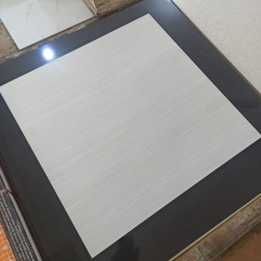 Granit 60x60 lantai motif kayu Arna Kiano white kw eco/granit motif garis/granit putih garis/granit 