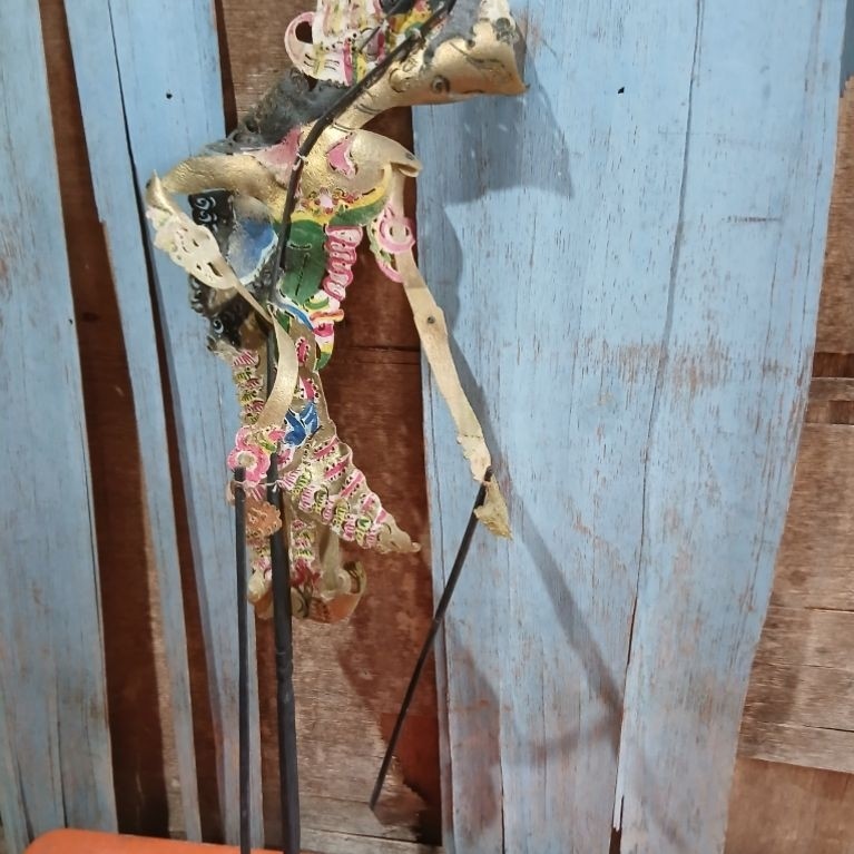 Hiasan dinding karakter wayang kulit 175rb jadul antik vintage lawas display dianggap mati