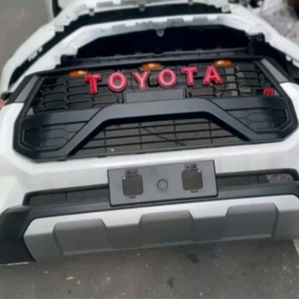 bumper bumper depan toyota Hilux rocco 2025