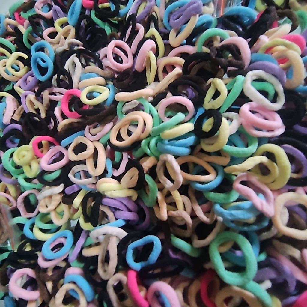 Ikat rambut donat isi 10pcs/ scrunchie donat mini 10pcs warna random