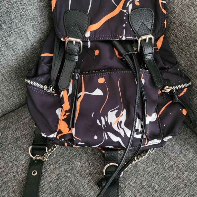 Tas Ransel wanita ; Tas wanita ransel rantai ; tas like burbur ; tas brand ensoen ; tas ransel mini;
