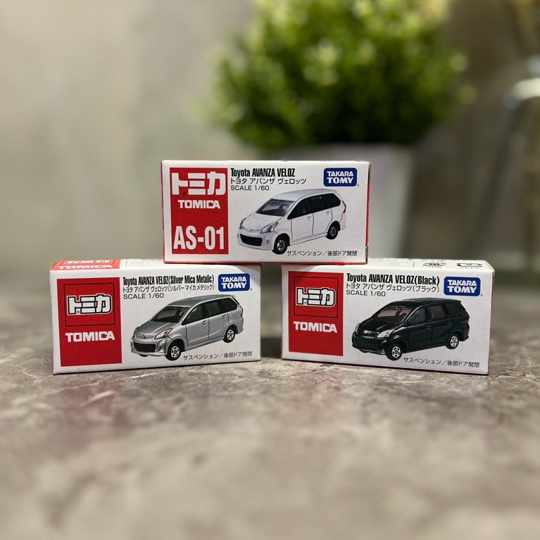 Tomica Toyota Avanza Veloz 1/60