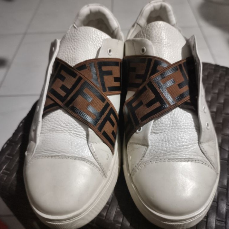 Sepatu Second Slip on Fendi made in itali size 44