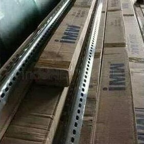 Besi siku lobang IMW 2mmx3.6x3.6 panjang 3 m