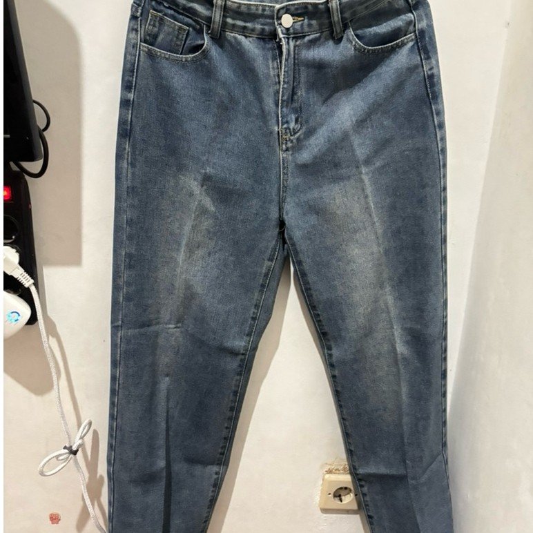 Preloved Lulu Jeans Retro Blue & Look Me Jeans Black