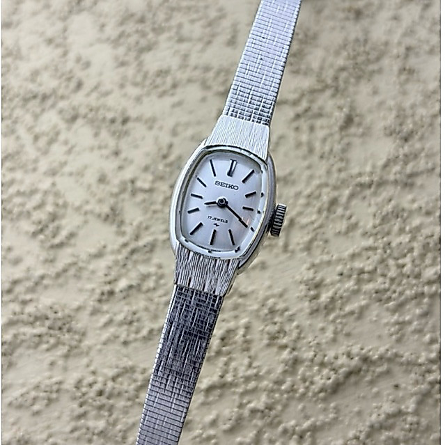 Dresswatch Jam tangan Seiko Tank White Plated Second Preloved