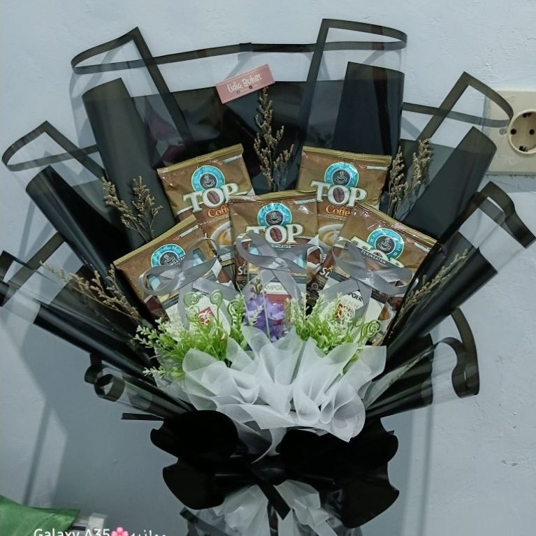 buket uang dan rokok kopi