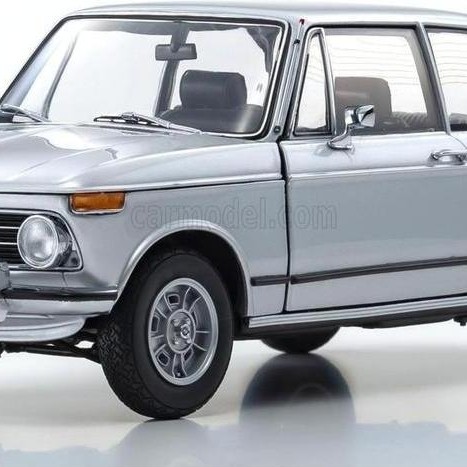 1/18 KYOSHO BMW 2002 Tii SILVER