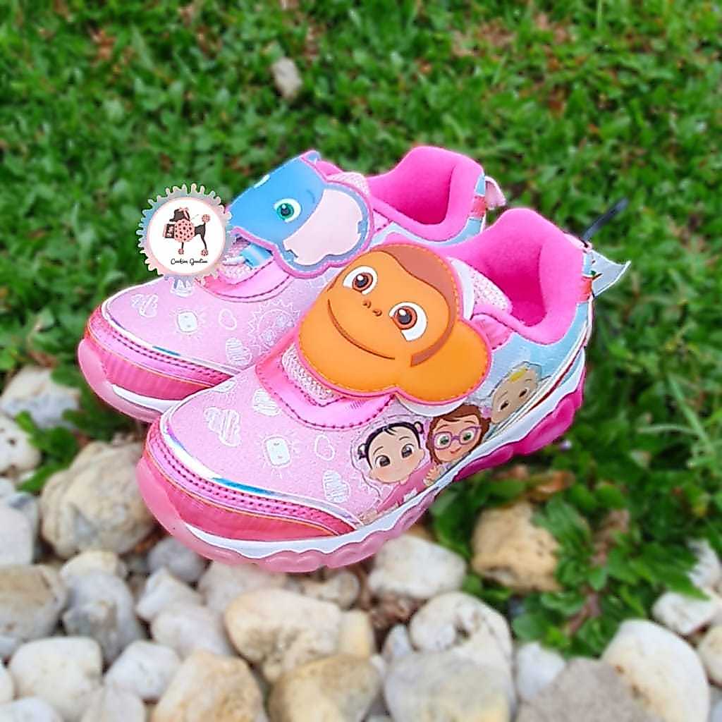 Cocom Girls Light Up Athletic Sneaker