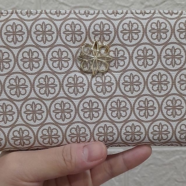 dompet les catino