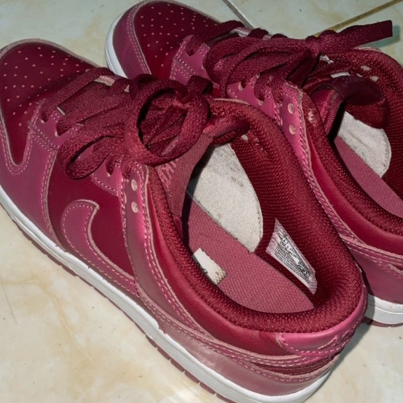 NIKE DUNK LOW GS MERAH SZ 37,5