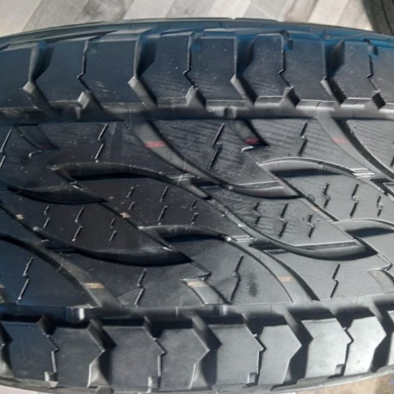 Ban R17 265 70 Bridgestone dueler AT D697