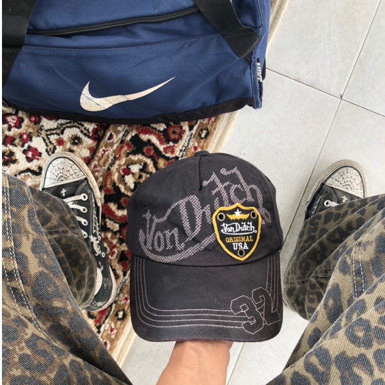 Rare Von Dutch Casual Baseball Cap in Black with Embroidered Logo and Number "32"
