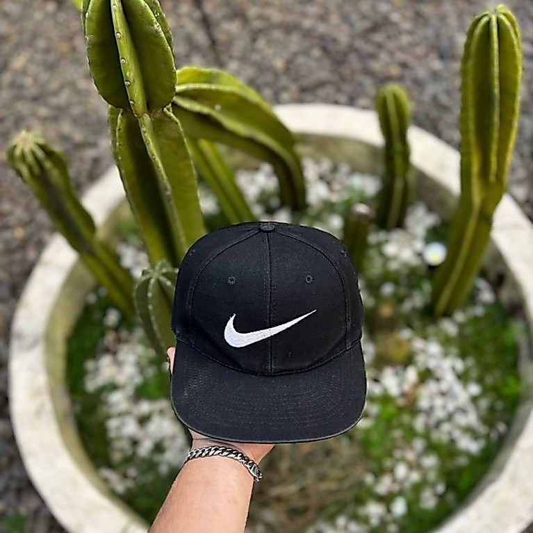 Topi Vintage Nike Swoosh Logo