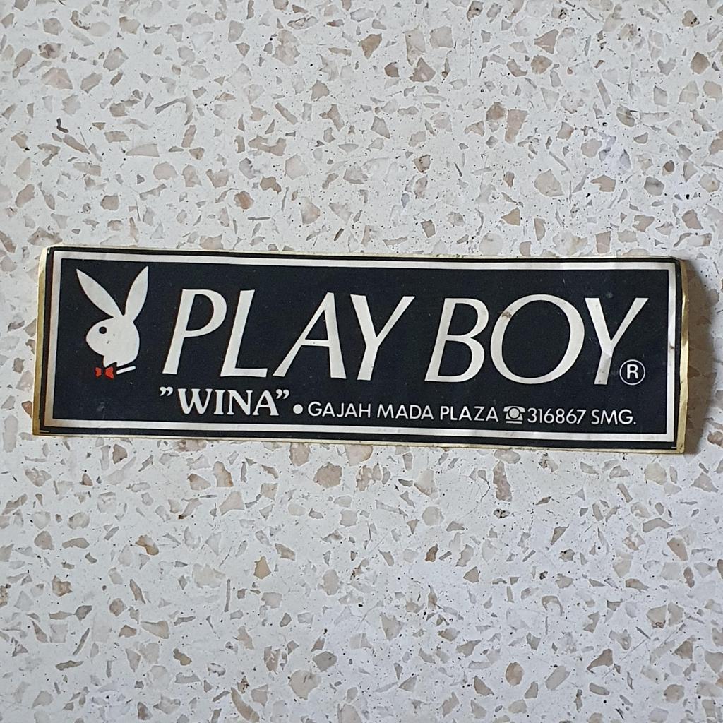 sticker stiker play boy toko sepatu wina