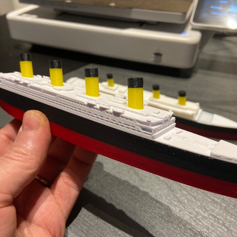 TITANIC - diecast replika miniatur kapal Titanic - mainan kapal pesiar