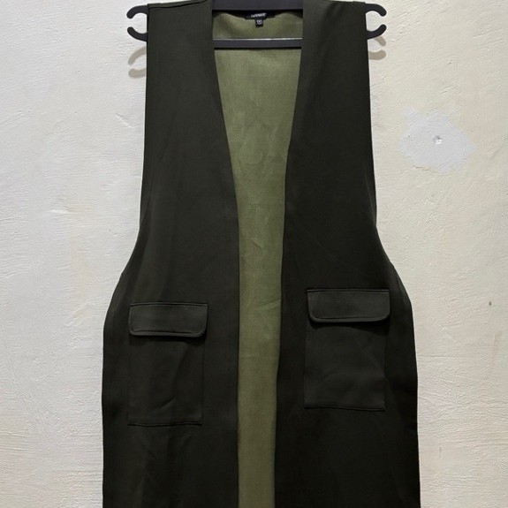 (PRELOVED) Vest Hijau Army - HARDWARE