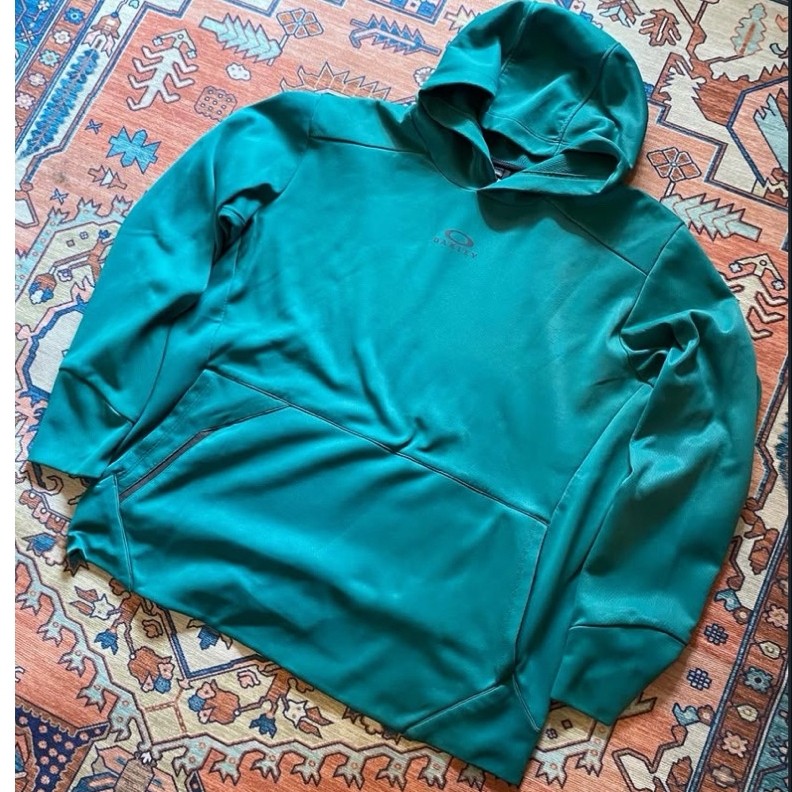 •Oakley hoodie