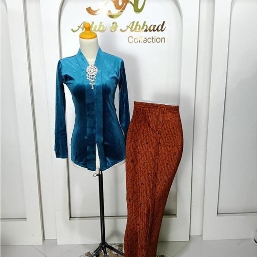 Set Kebaya Bludru Kartini (Kebaya+Rok)