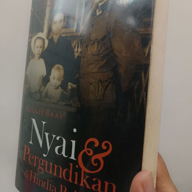 Preloved Novel Nyai & Pergundikan di Hindia Belanda