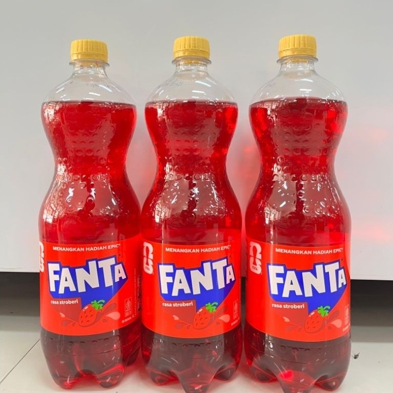 Fanta Minuman Soda Strawberry 1 Liter Segar