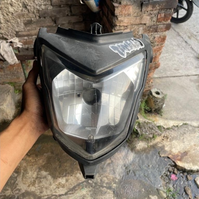 Headlamp CB150R old