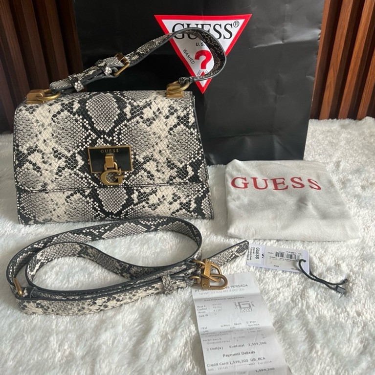 tas guess motif snake original 1000000% kelengkapan full