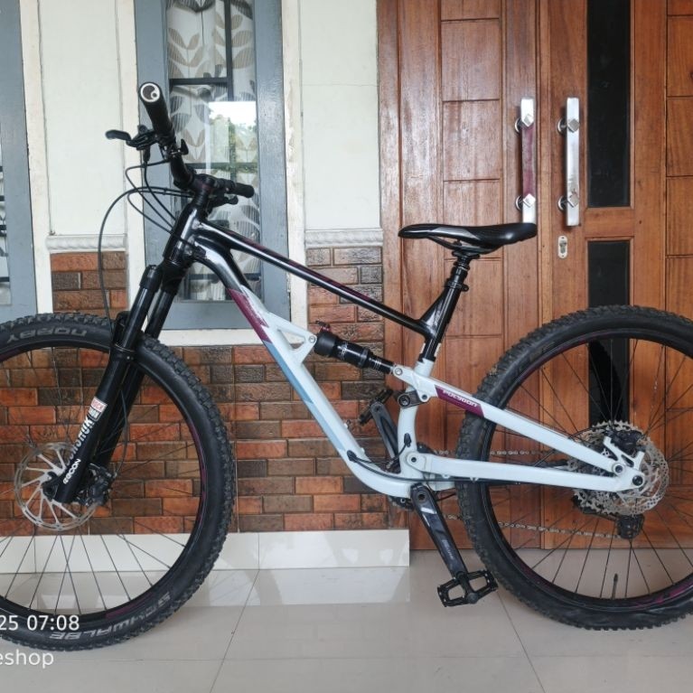 Sepeda MTB Fullsus Polygon siskiu D7 2021 scond